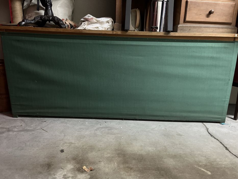 Mesa com 60 cm de largura e 198 cm  de comprimento ,  76 de altura ,