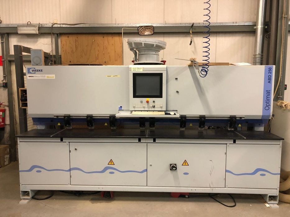 Mulifuradora e encavilhadora Weeke ABD 250