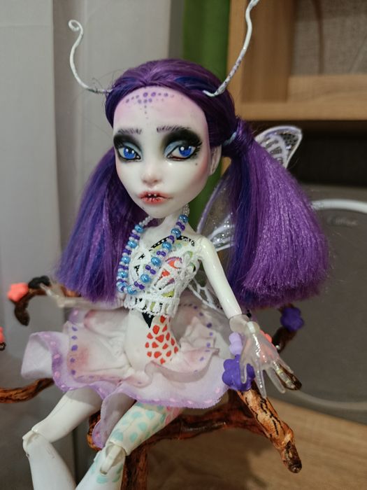 Лялька на базі Monster High Operetta