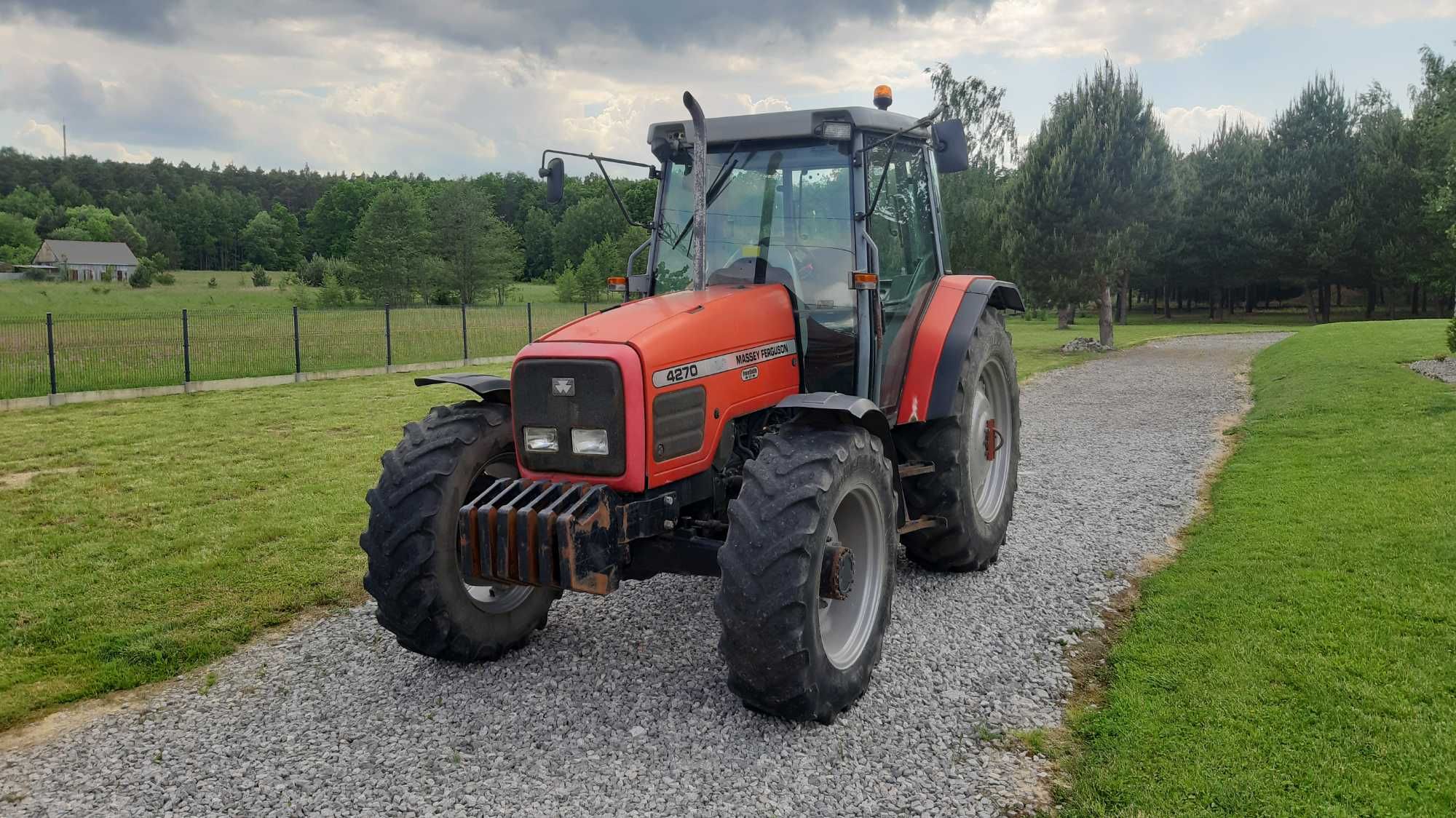 Ciągnik rolniczy Massey Ferguson 4270 ,110 km manual 4x4 , 5500 mth!!!