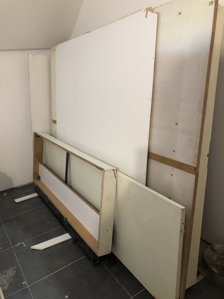 Movel com cama rebativel escondida