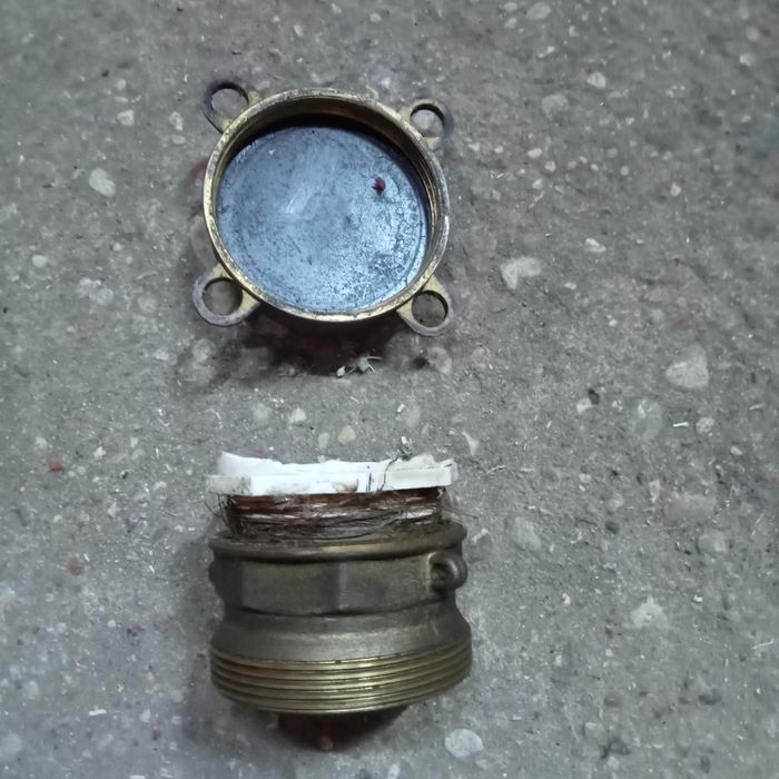 Korek wlewu mosiężny