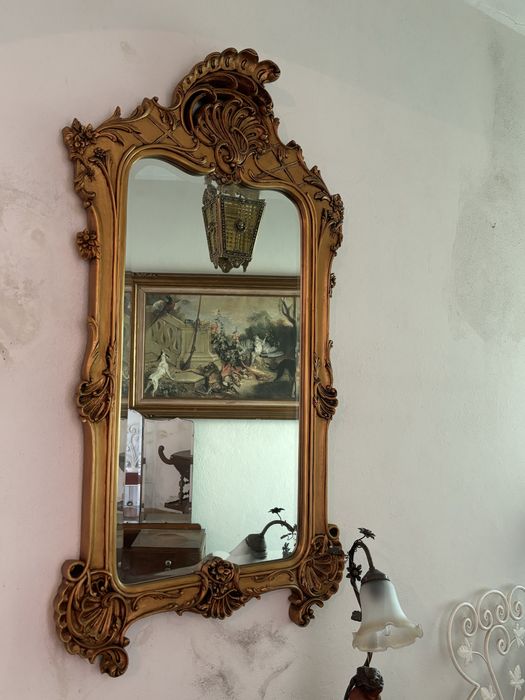Espelho dourado elegante