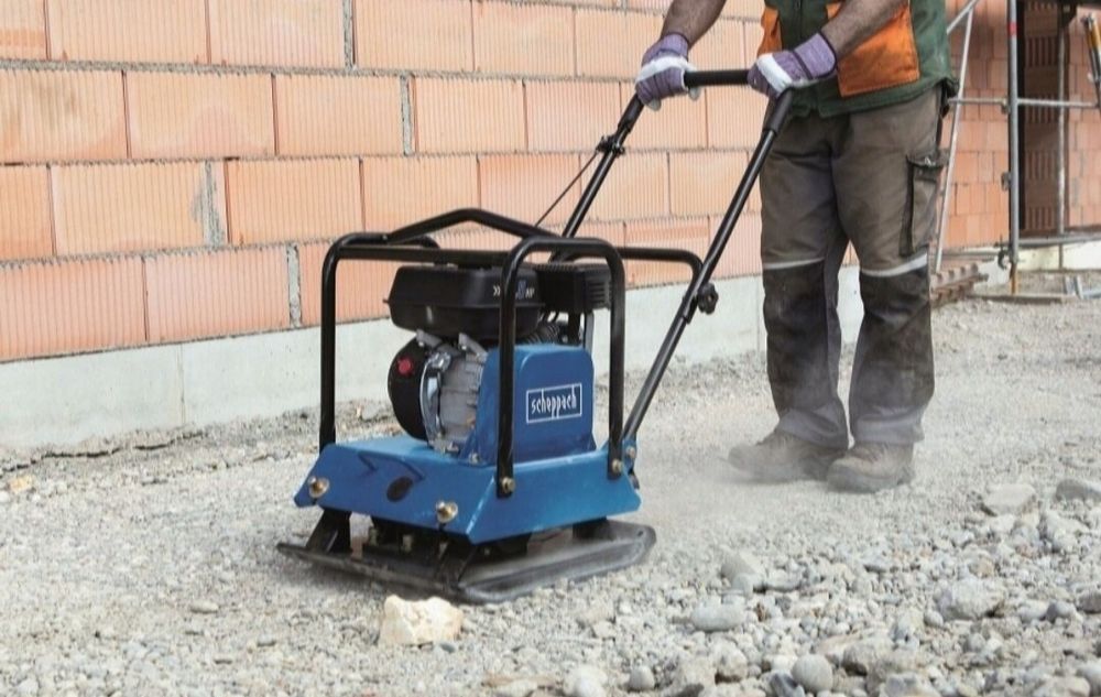 Wypożyczalnia sprzętu budowlano-ogrodniczego. Zagęszczarka spalinowa.