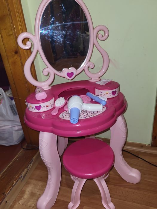 Косметичний столик іграшка