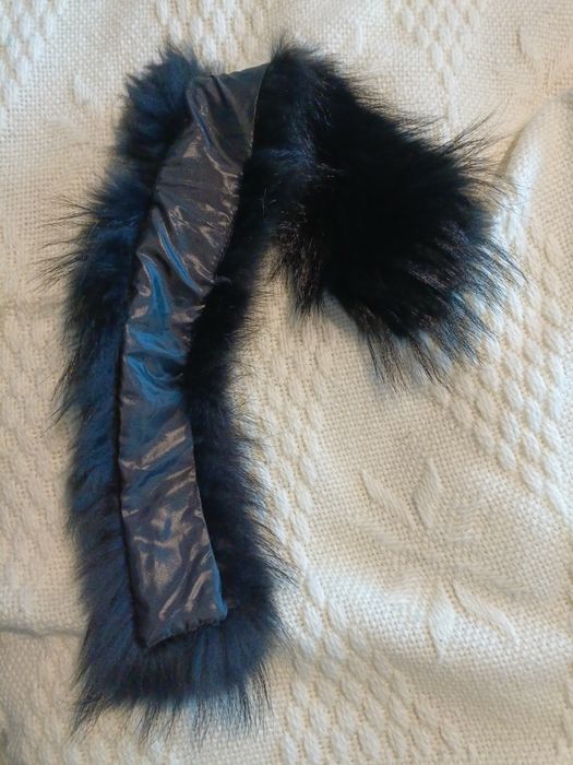 Czarne obszycie do kaptura z lisa futro naturalne