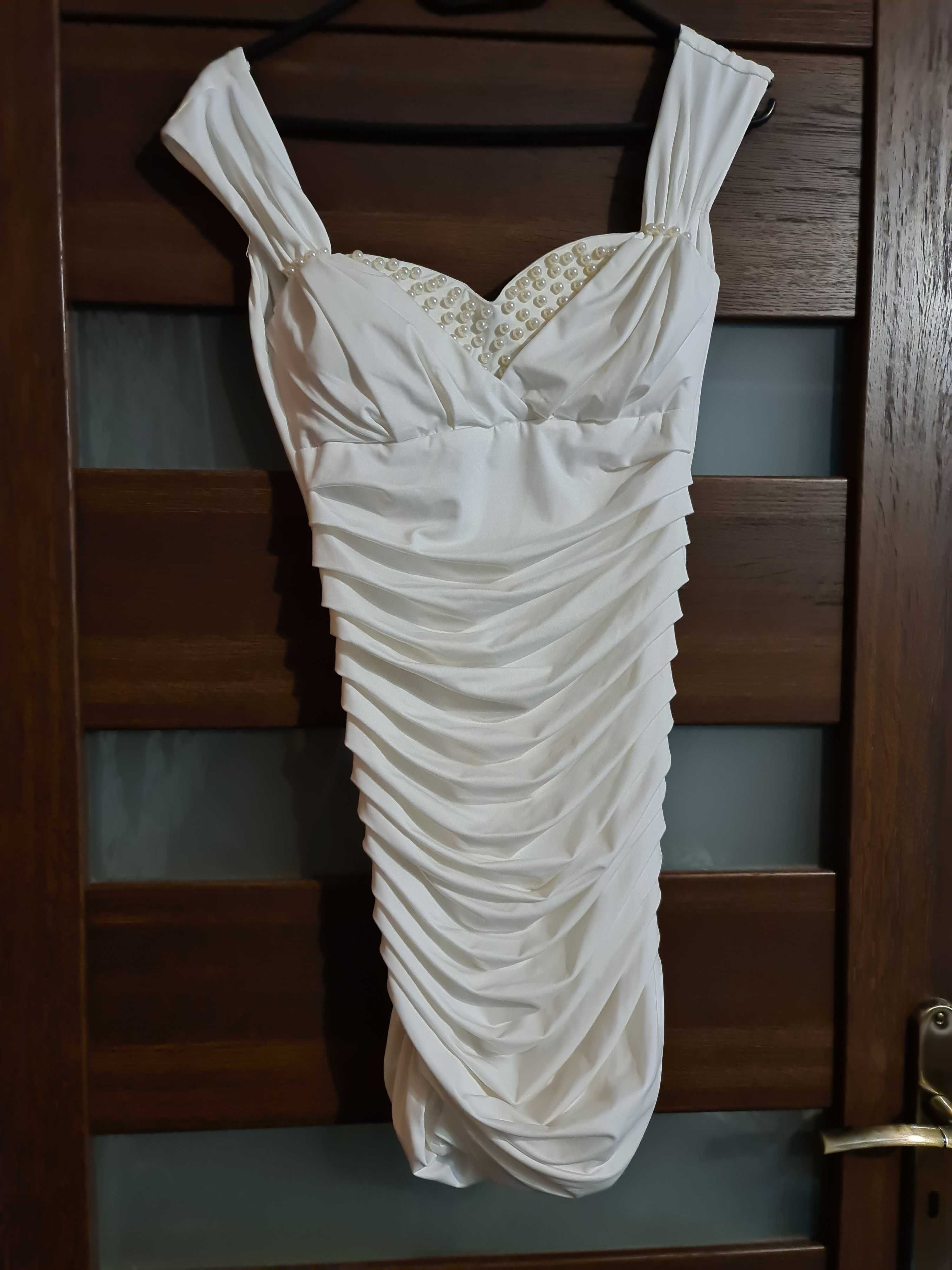 sukienka biała z wycieciem na plecach 34 xs