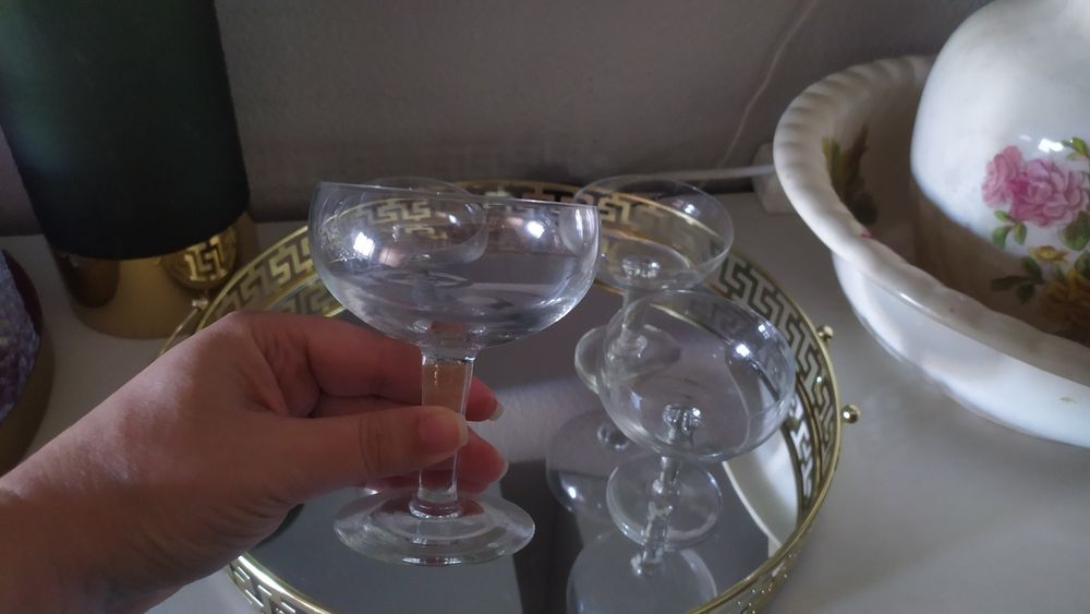 Coleção antiga de 4 taças de champanhe