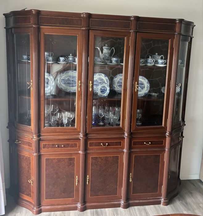 Louceiro antigo de madeira