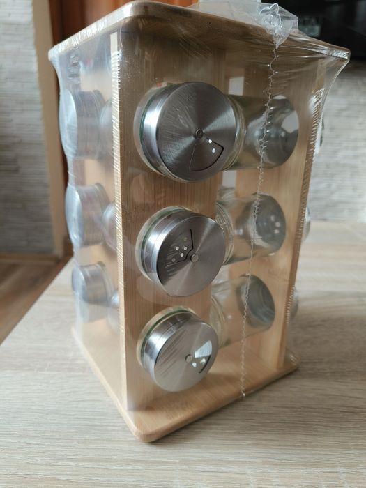 Obrotowy stojak na przyprawy