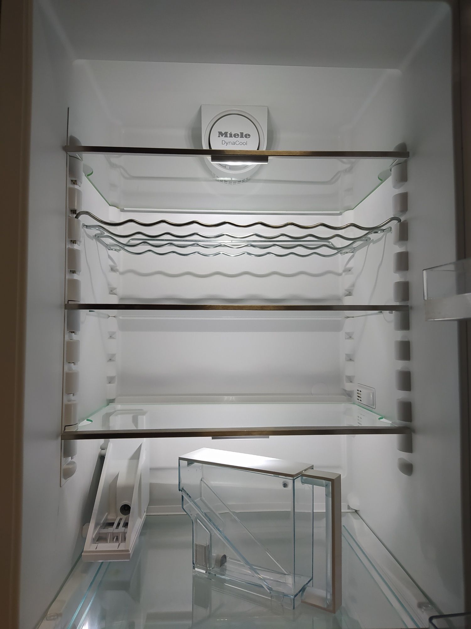 Холодильник з морозильною камерою Miele KFN 37452 IDE
