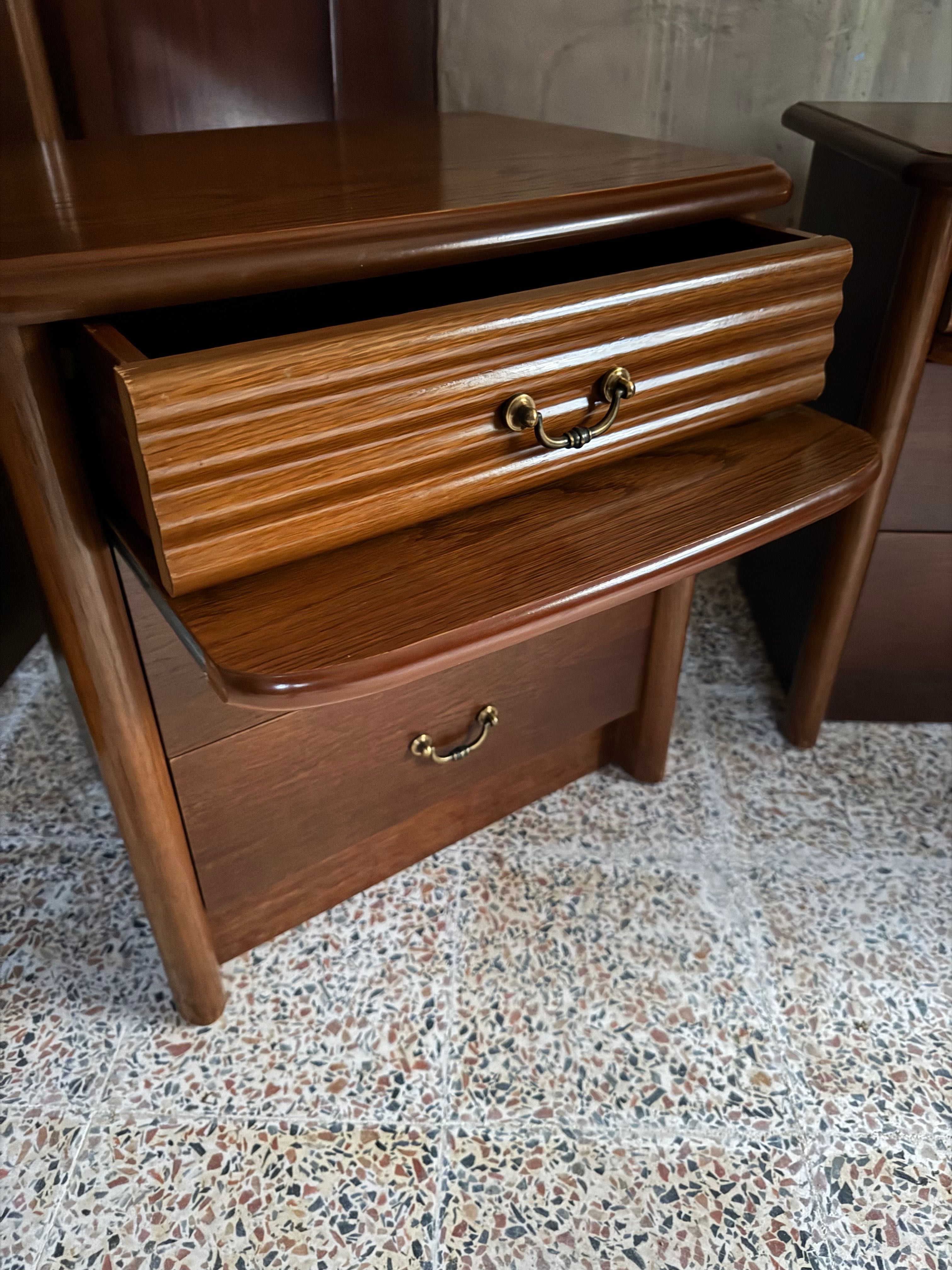 Quarto completo em Carvalho