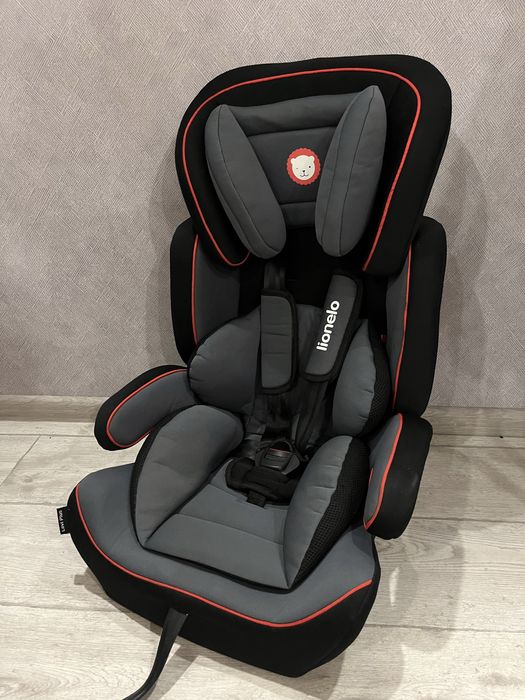 Дитяче автокрісло.Детское автокресло Есть наклон для сна. Німеччина