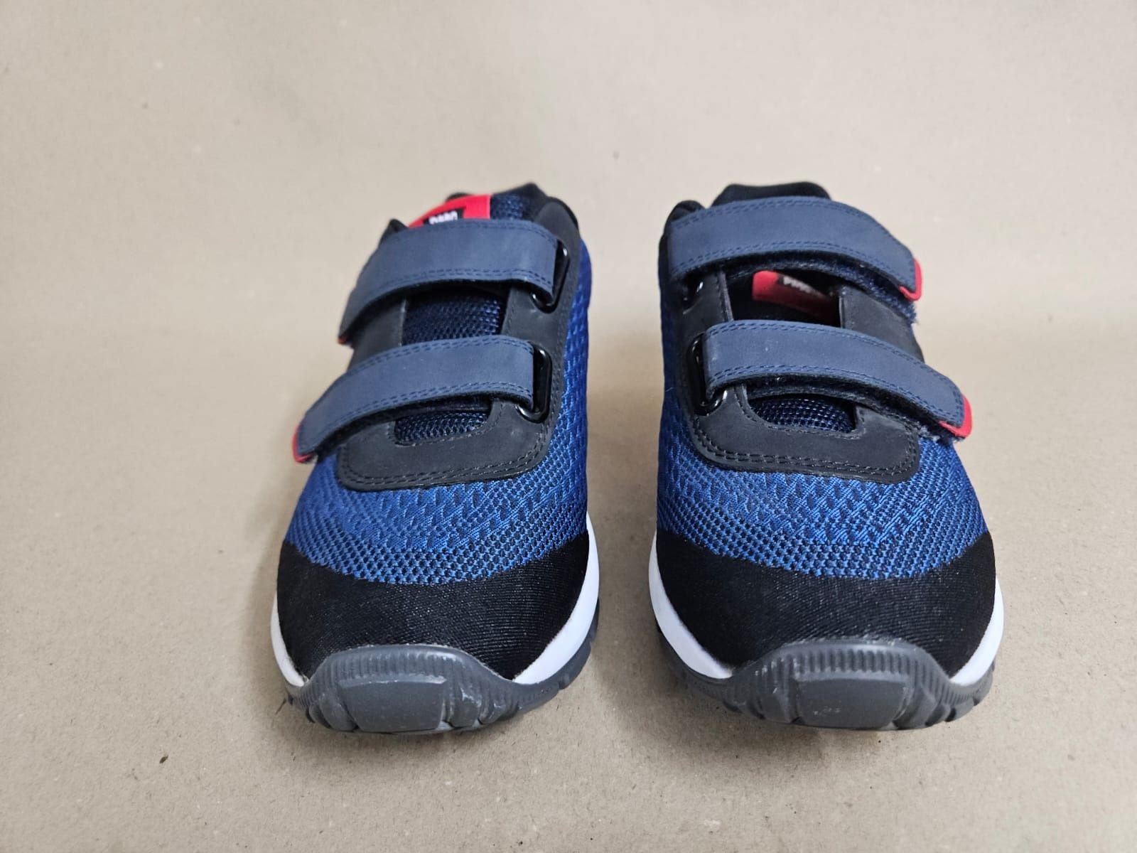 Sneakersy Primigi Tess Maglia 37