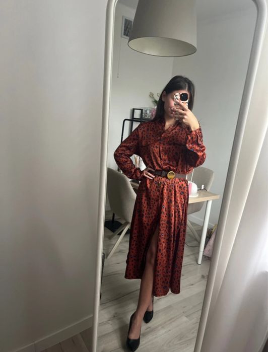 Brazowa sukienka w panterke niebieska