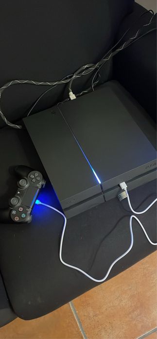 Playstation 4 1TB + 1 Comando Preto