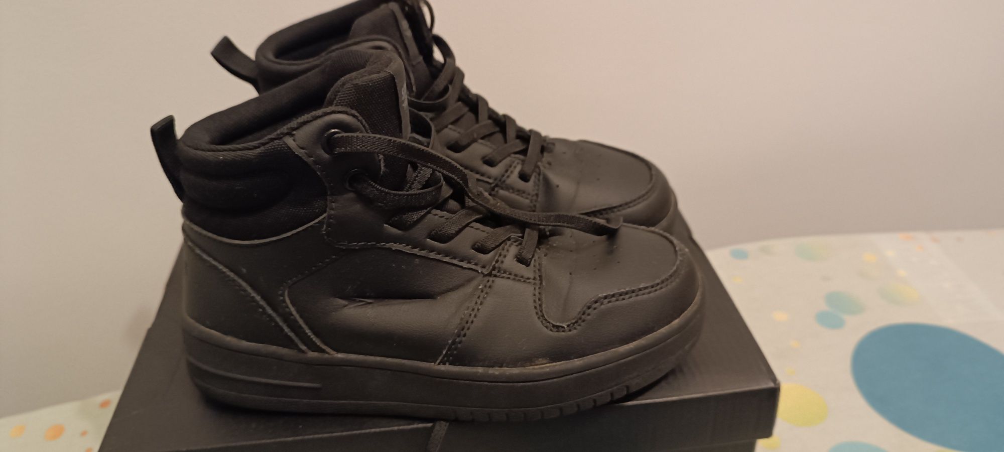 Sprzedam adidasy wysokie rozm. 33 marki Sprandi