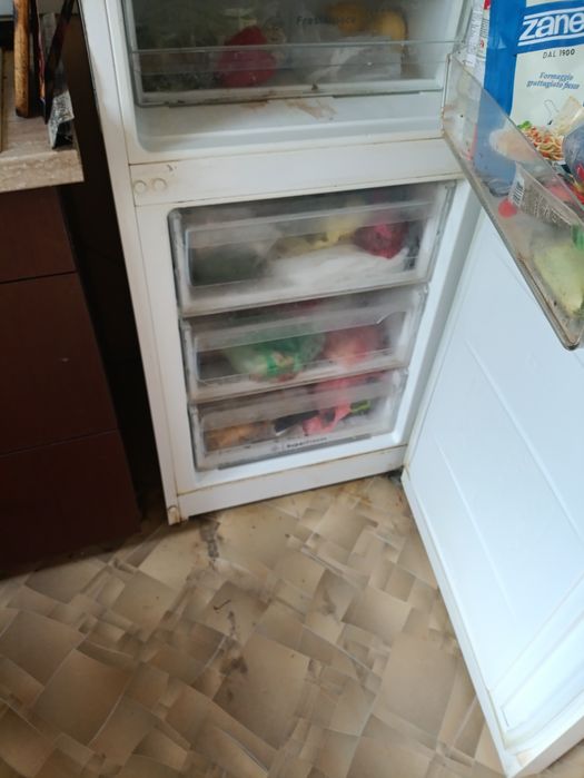 Холодильник индезит рабочий