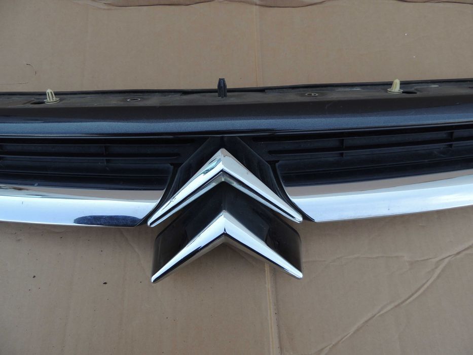 Atrapa grill emblemat Citroen C8 chrom na maskę wlot powietrza