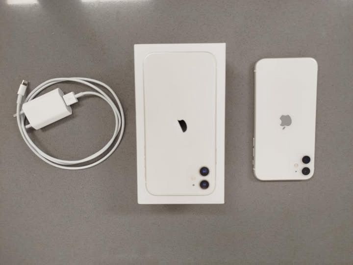 iPhone 11 em bom estado