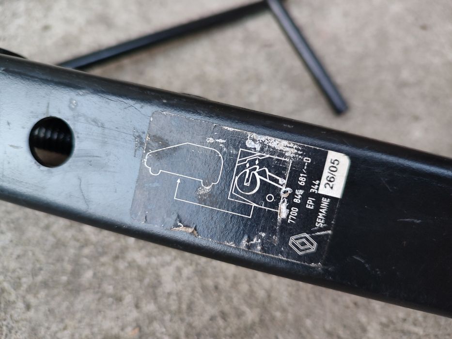 Домкрат Renault рено 350 грн