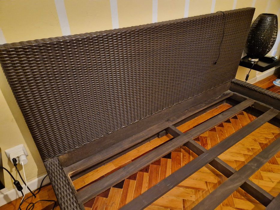 Cama de Casal (Estrado) Area 200*160