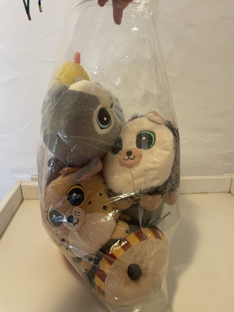 Peluches vários. Como novos.