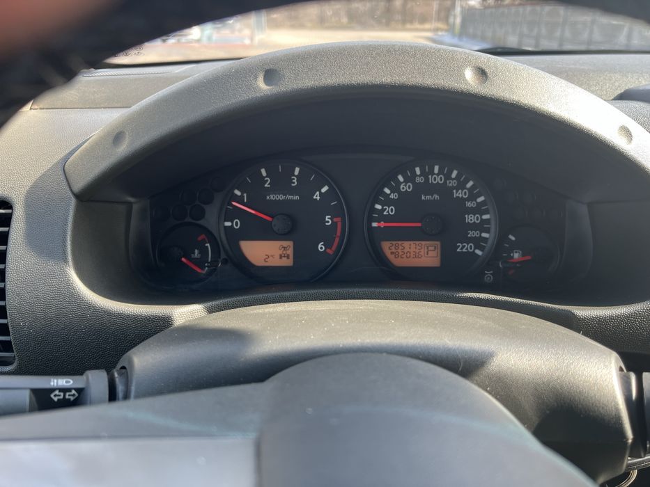 Nissan Navara 2.5tdi автомат 4x4 2008 в максималці, ідеал стан 7500$