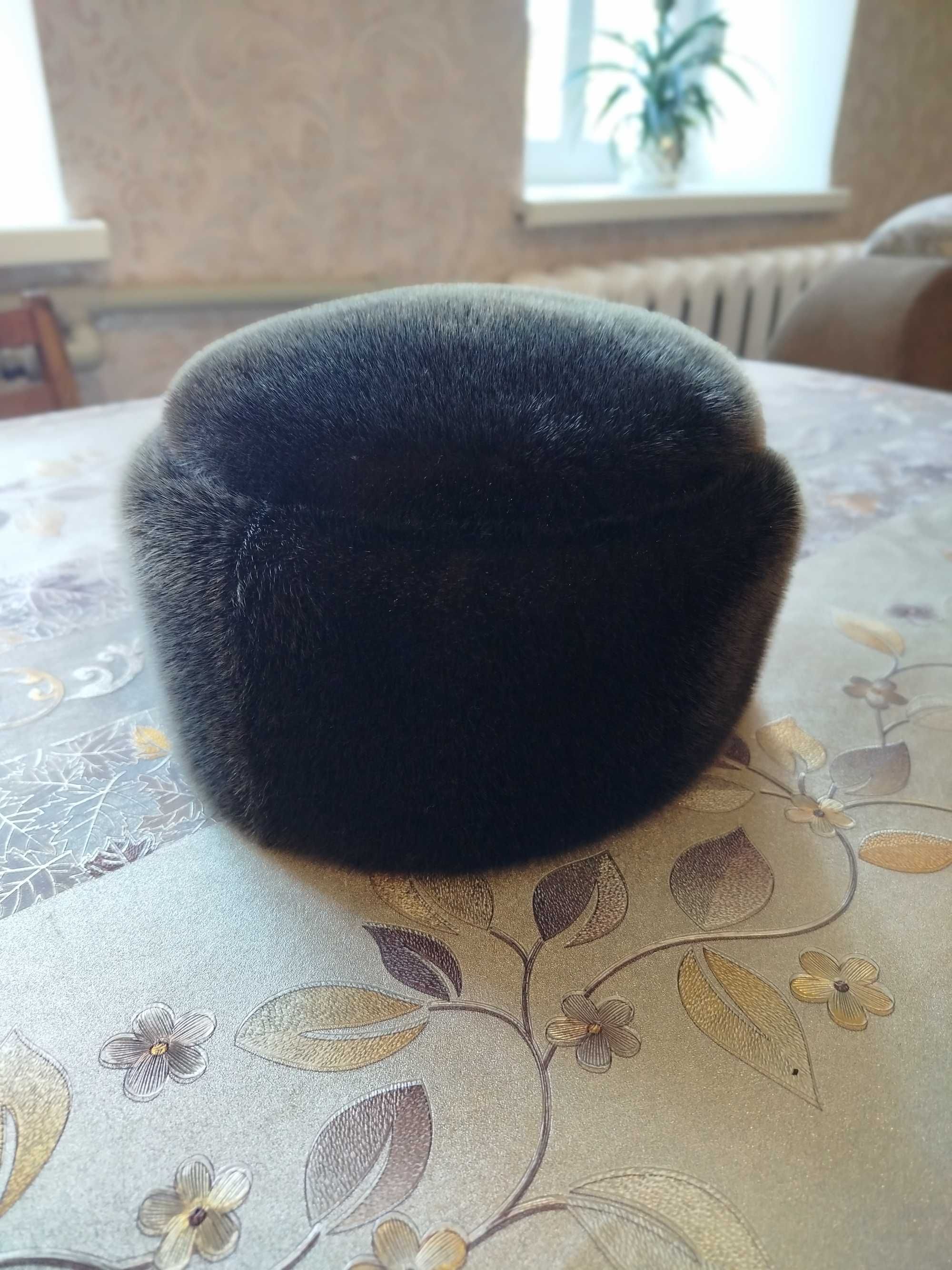 Продам норкову шапку