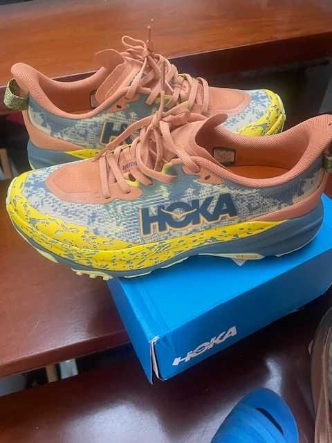 Sapatinhas novas HOKA