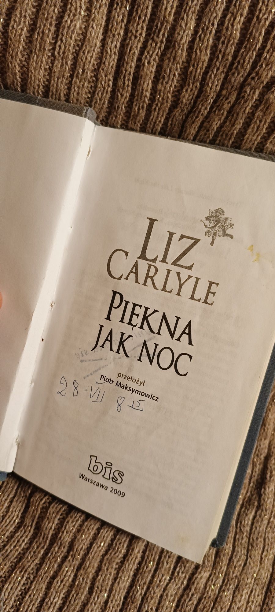 Liz Carlyle, Piękna jak noc