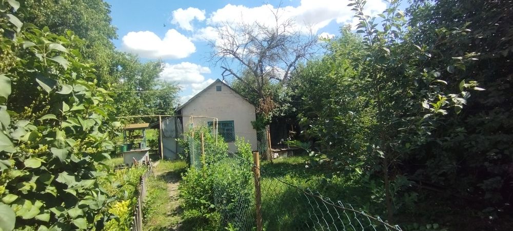 Земельна ділянка та земельна ділянка разом із житловим будинком