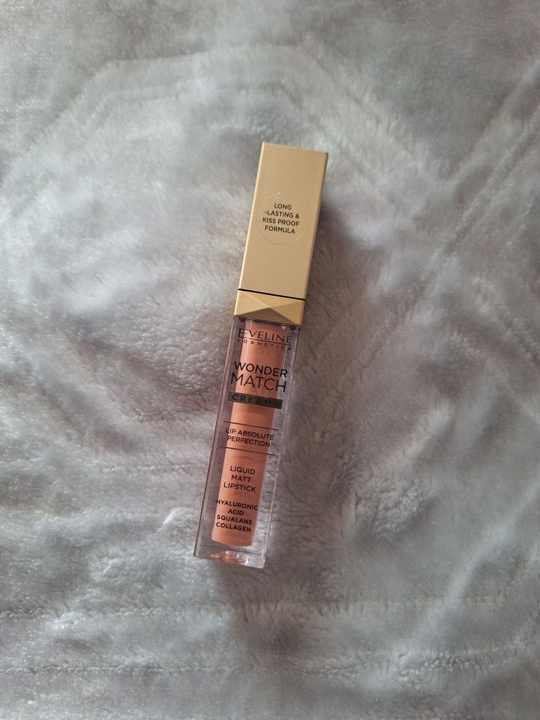 Matowa pomadka w płynie eveline cosmetics wonder match 04 caramel