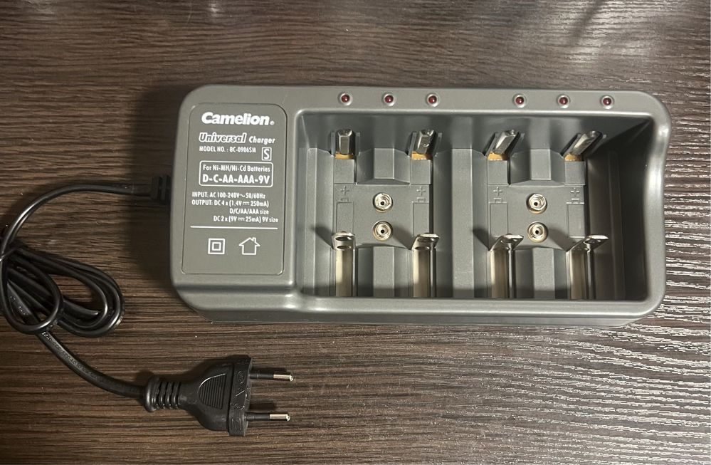 Зарядное устройство для аккумуляторов Camelion BC-0906 SM