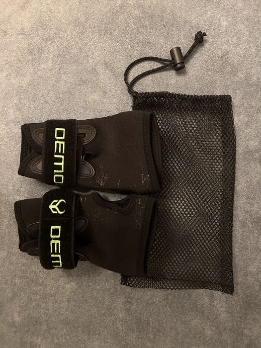 Demon Wrist Guard - skate & snowboard wrist protector (tamanho: M)