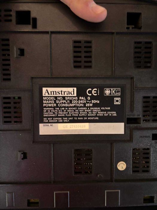 Amstrad SRX345 – tuner satelitarny stereo z pilotem, sprzęt retro