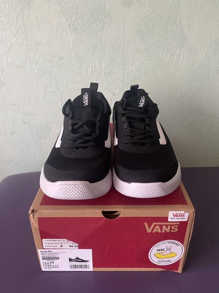 Чорні кросівки Vans
