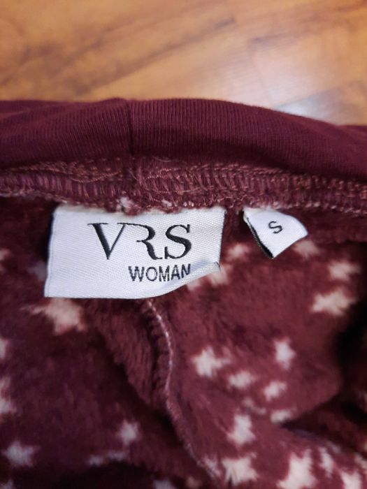 Pajac zimowy piżama kombinezon w gwiazdki z kapturen Vrs Woman S