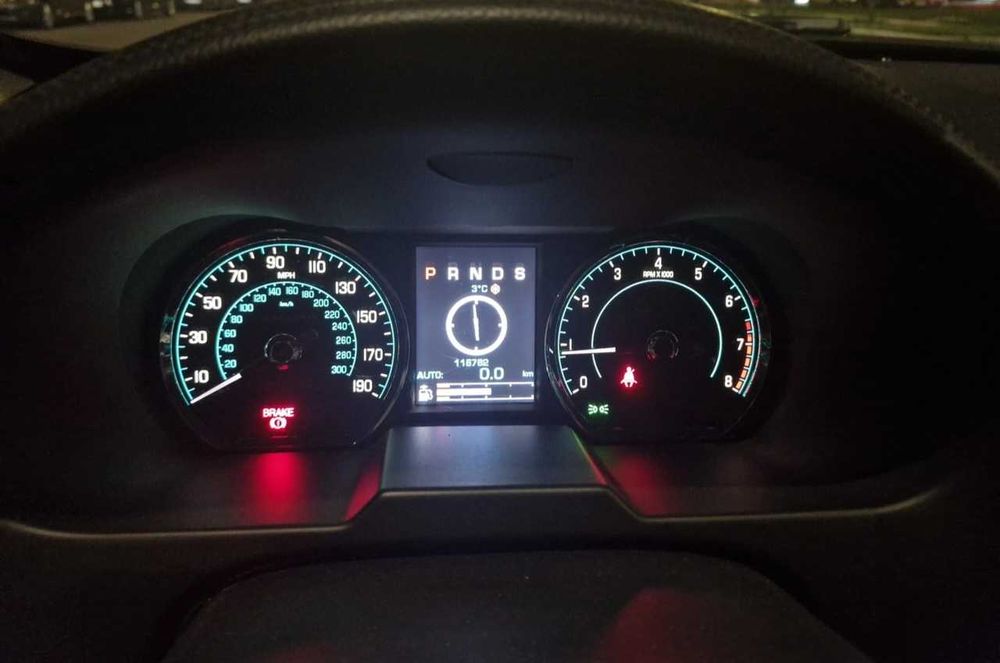 Продам Jaguar XF 2.0 2013 року у хорошому стані