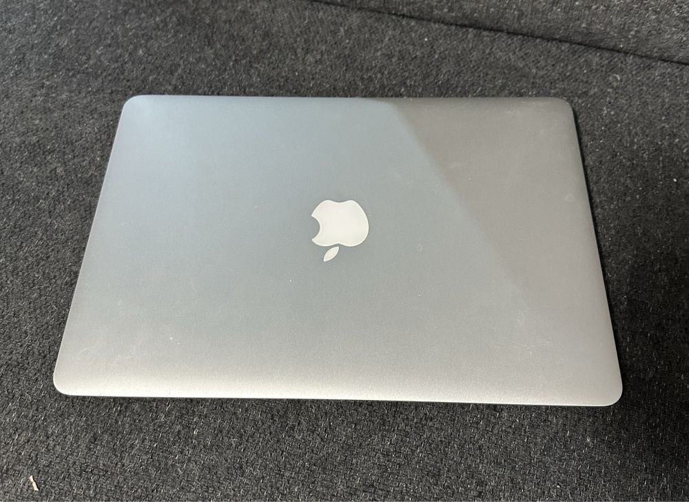 Macbook Air 2017 8GB 128GB