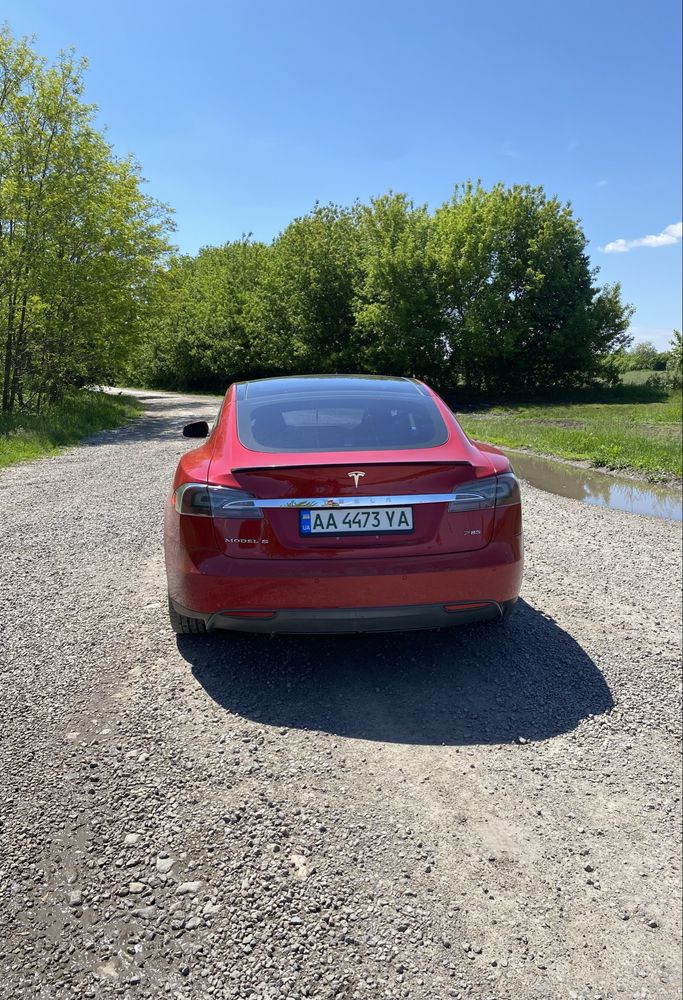Продам Tesla model S Performance  2014 року