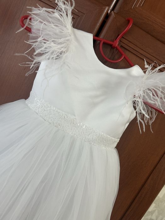 Святкова сукня для дівчинки