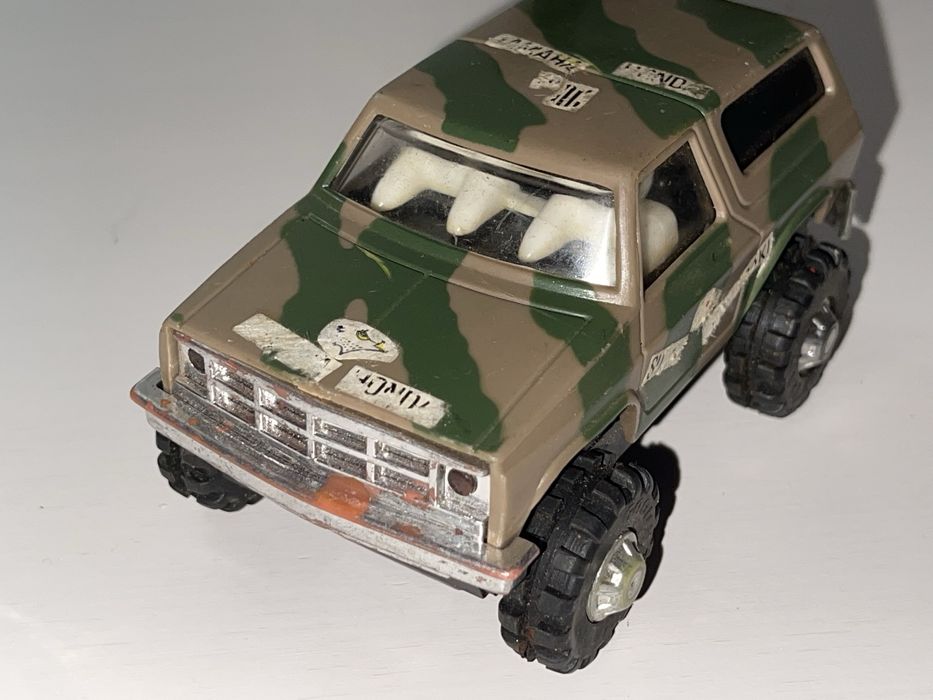 Stary Jeep Creata Hong Kong 1982 rok zabawka pojazd znokresu PRL