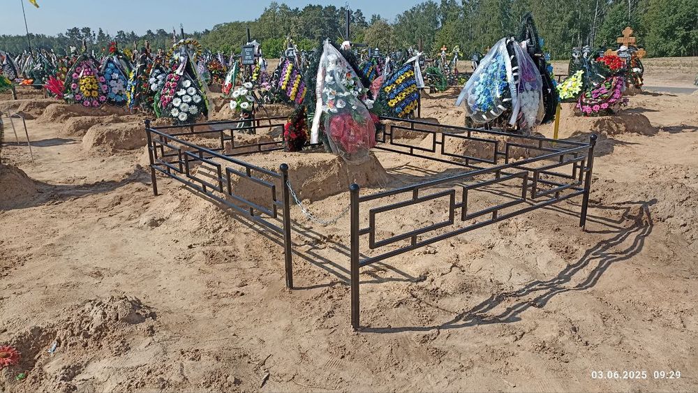 Оградки на кладбище