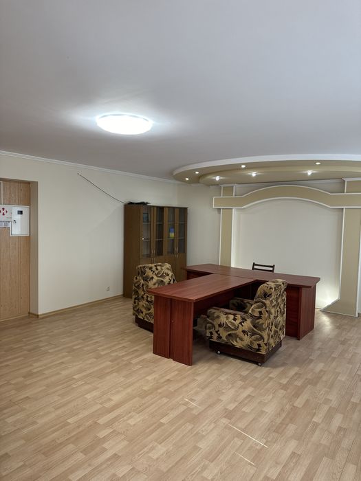 Продам офісне приміщення