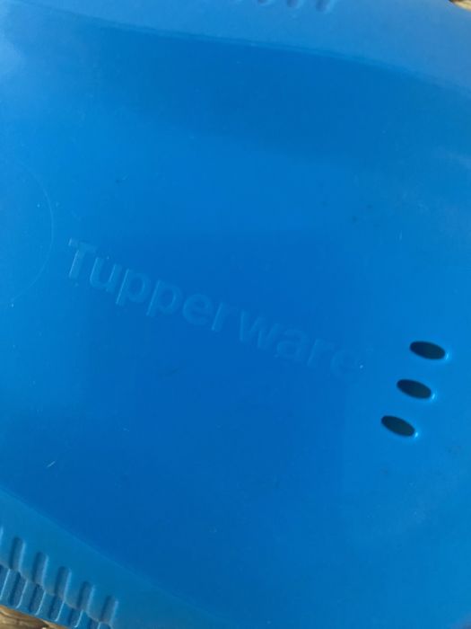 Tupperware para omeletes e sushi