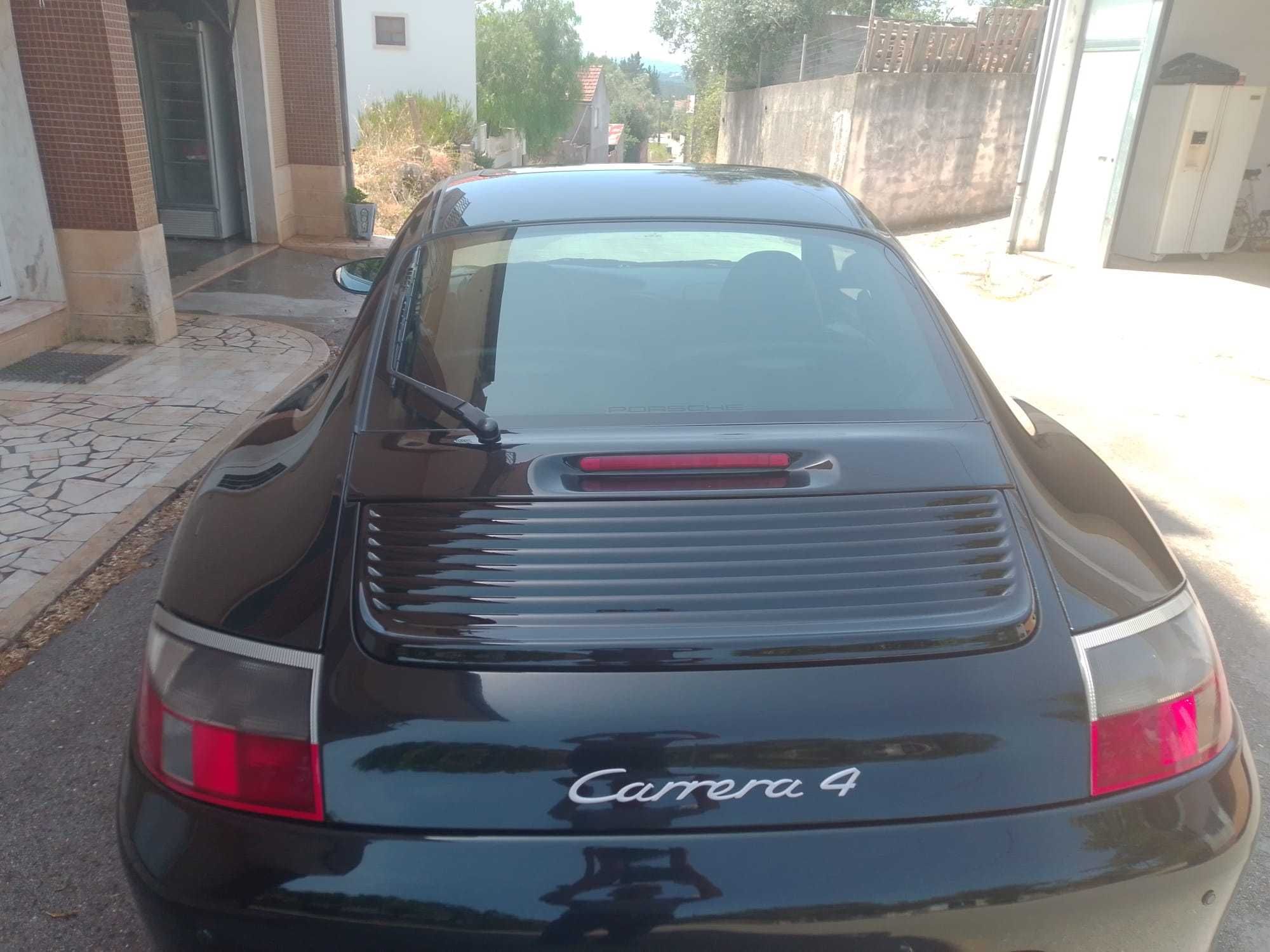 Porsche Carrera 4