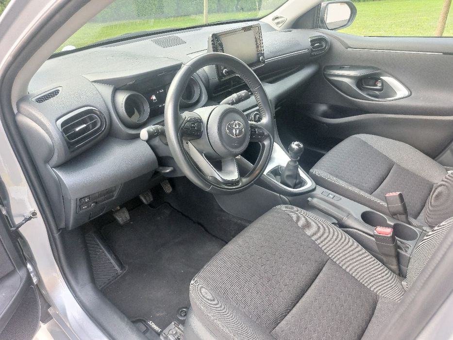 Toyota yaris IV 2023r 1.5 świeże, jeszcze na gwarancji fabrycznej full
