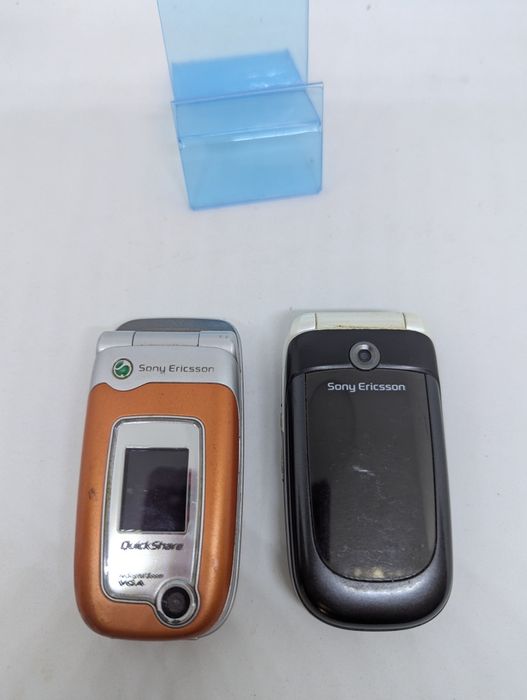 Продам мобільний Sony Z320i/Z310i.