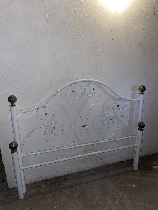 Cama de Casal de tamanho universal